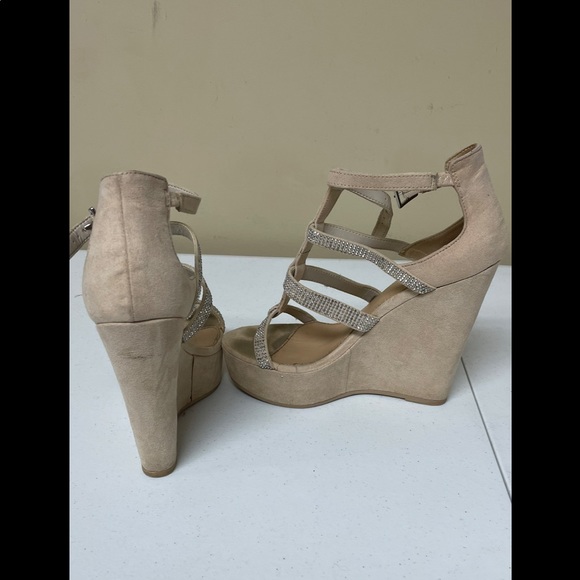 Aldo size 7 nude wedges. Only worn once to a prom! - Picture 3 of 4